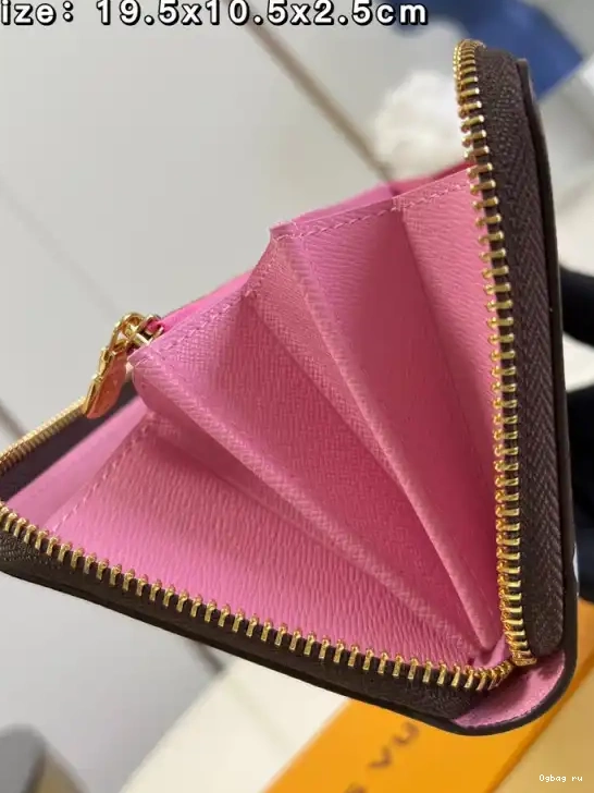 Vuitton ZIPPY Louis WALLET 0524